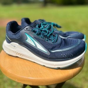 Altra Women’s Paradigm 6’s 🩵💙